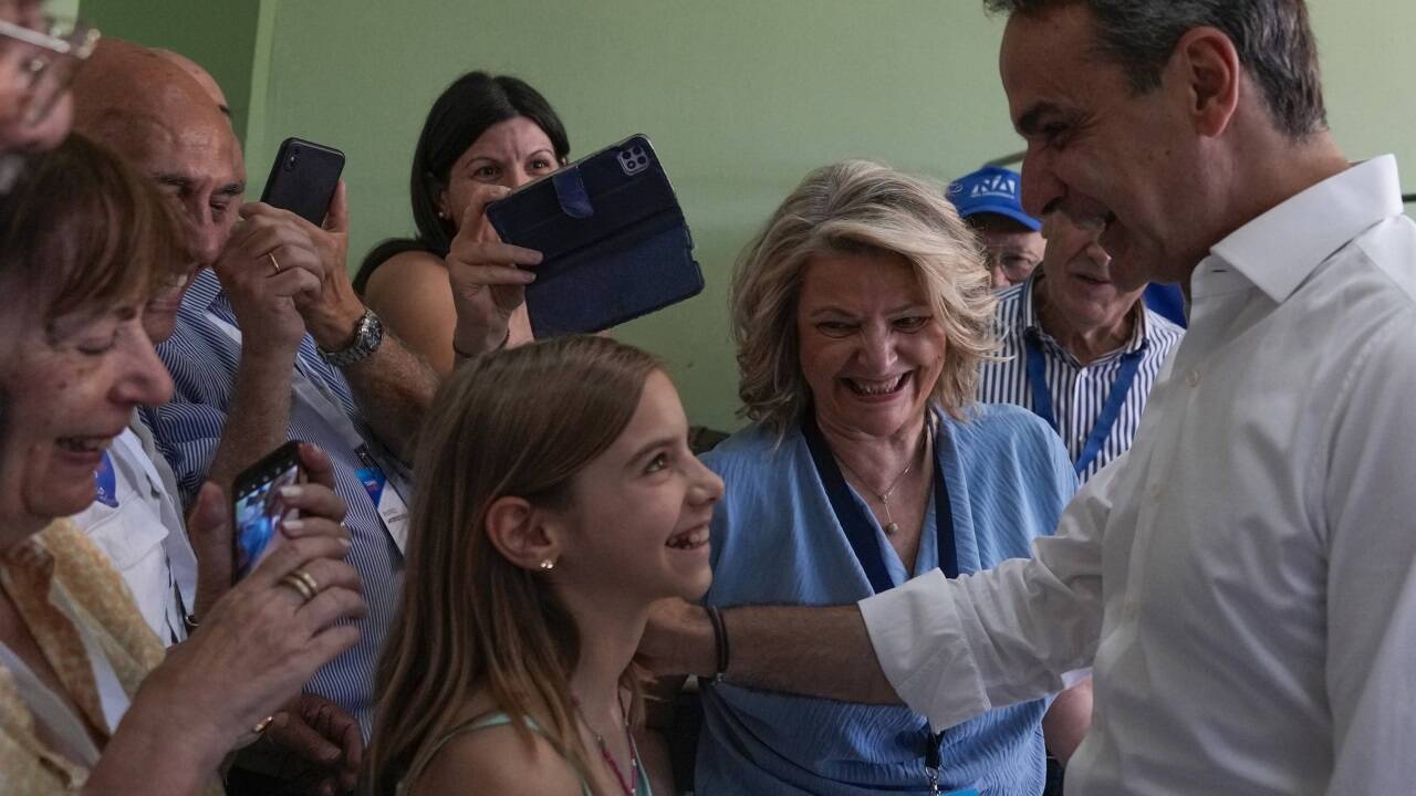 Kyriakos Mitsotakis am Sonntag bei der Stimmabgabe. 