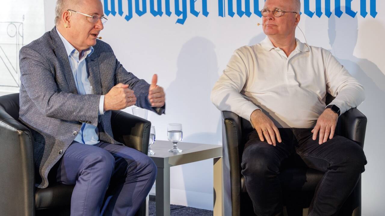 Stephan Schwarzer von der E-Fuel Alliance Österreich (l.) und EMC-Direktor Christian Peter (r.). 