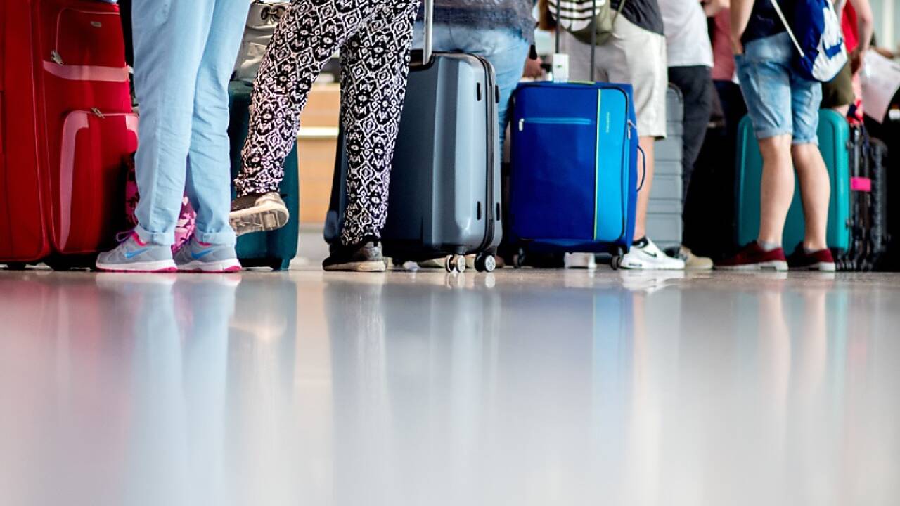 Viele kehren mit vollen Koffern aus dem Urlaub zurück 