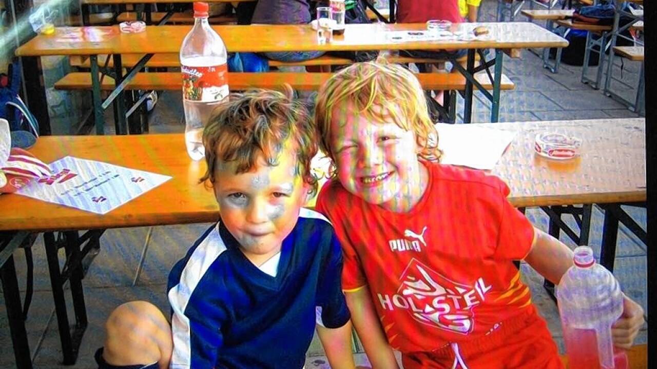 Schon in der U7 spielten die beiden heutigen Profikicker zusammen.  