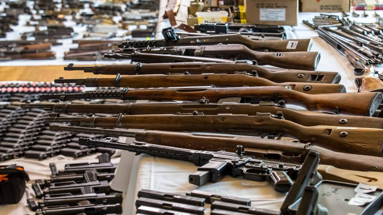 Die gefundenen Waffen. Die gefundenen Waffen.
