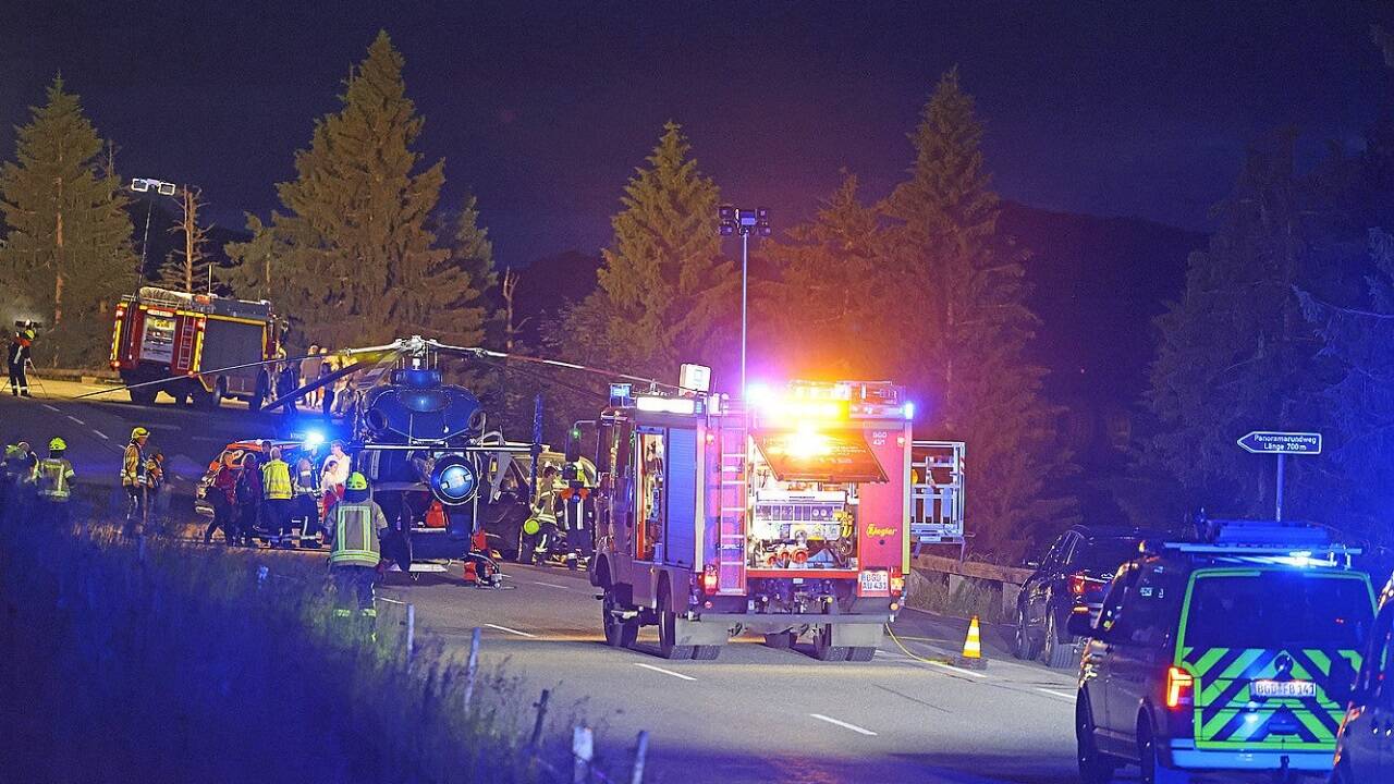 Großeinsatz am Samstagabend auf dem Rossfeld: Drei Rettungshubschrauber, Notärzte und die Feuerwehr standen im Einsatz.  