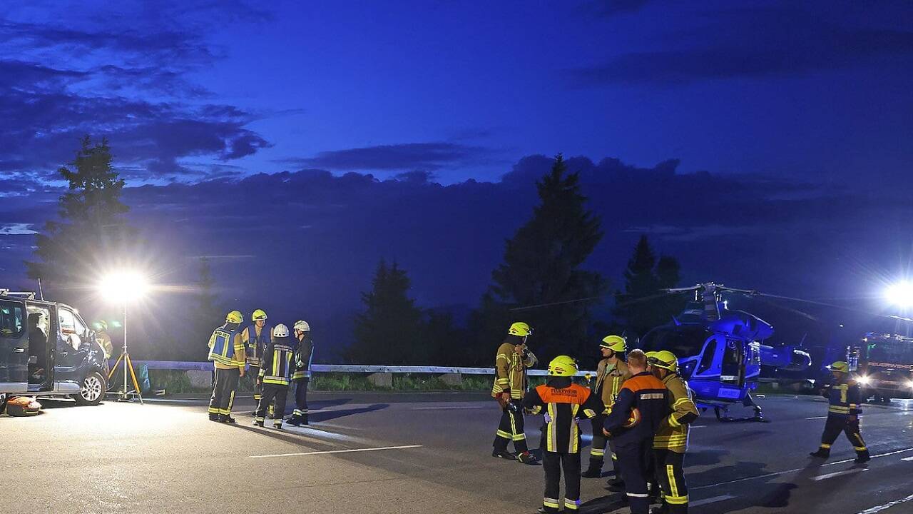 Großeinsatz am Samstagabend auf dem Rossfeld: Drei Rettungshubschrauber, Notärzte und die Feuerwehr standen im Einsatz.  