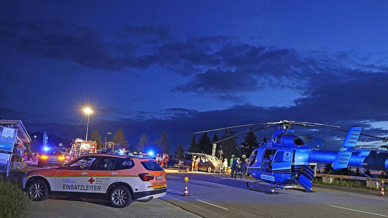 Großeinsatz am Samstagabend auf dem Rossfeld: Drei Rettungshubschrauber, Notärzte und die Feuerwehr standen im Einsatz.  