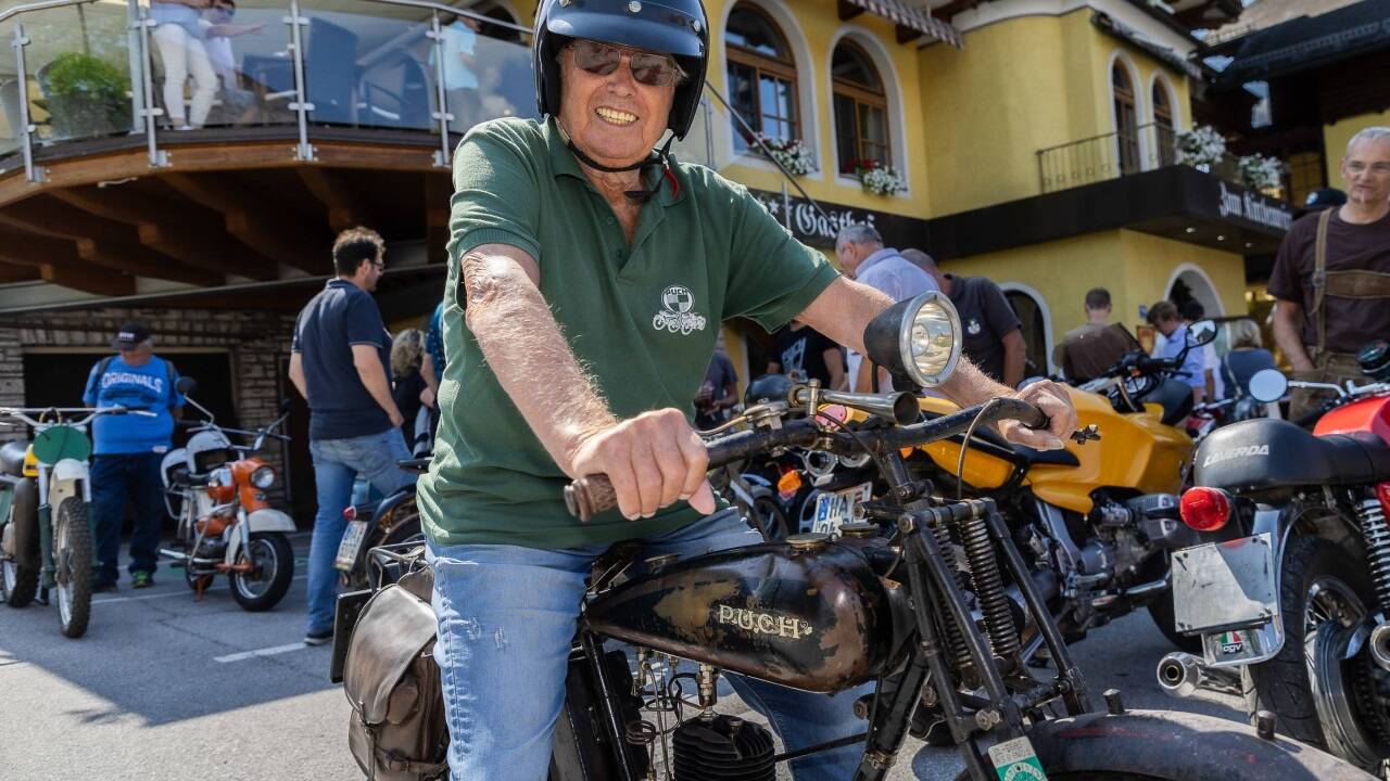 Ferdinand Kranawetvogl hat die älteste Puch 175 zum Treffen mitgebracht.  
