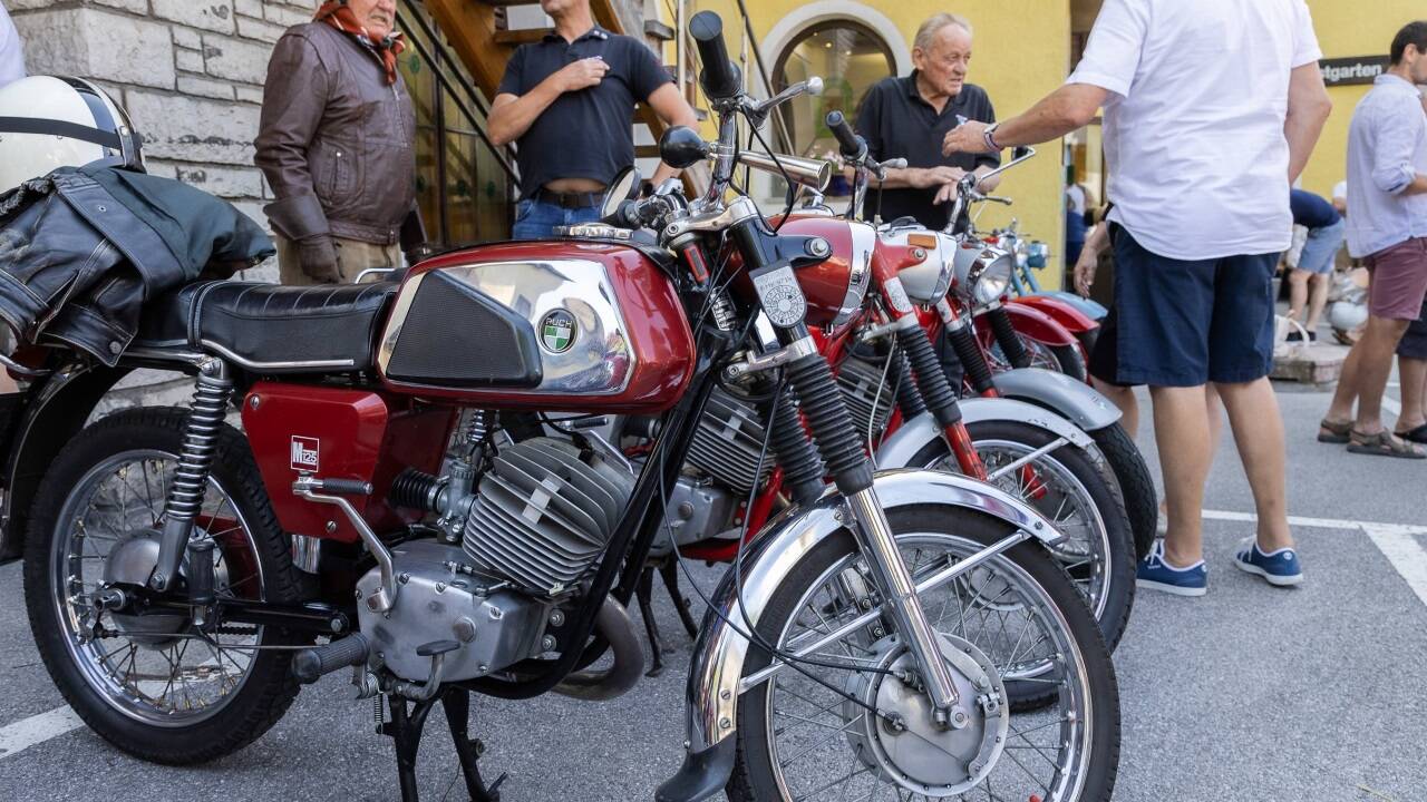 Fachsimpeln gehört beim Puch-Treffen dazu. 
