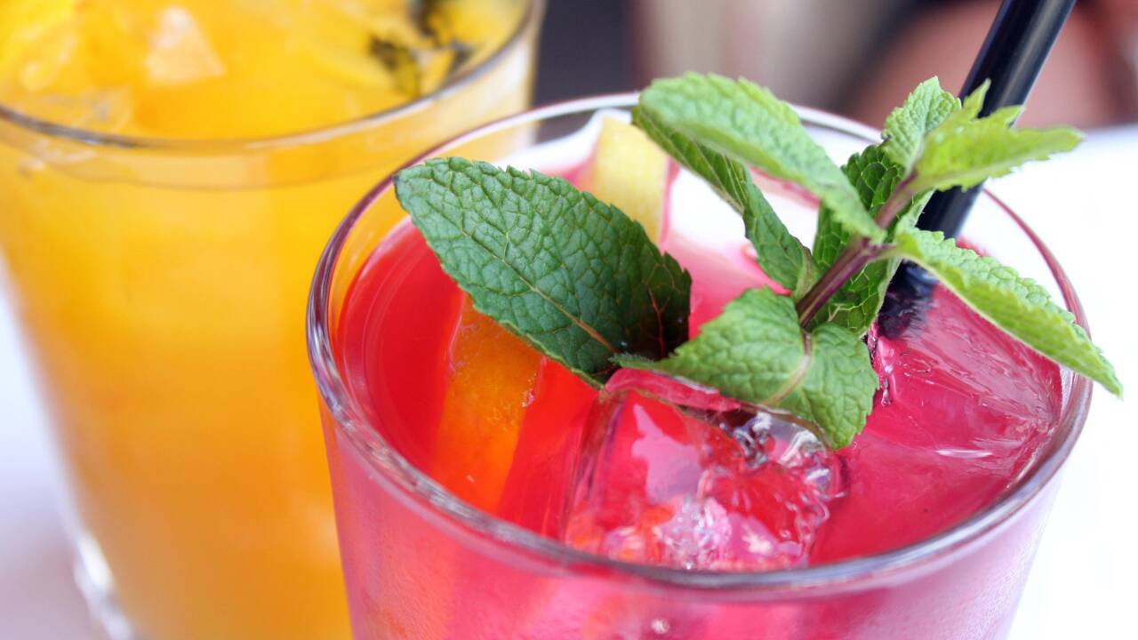 Die aktuellen Sommerdrinks 2017 überraschen mit ihrer Vielfältigkeit.  