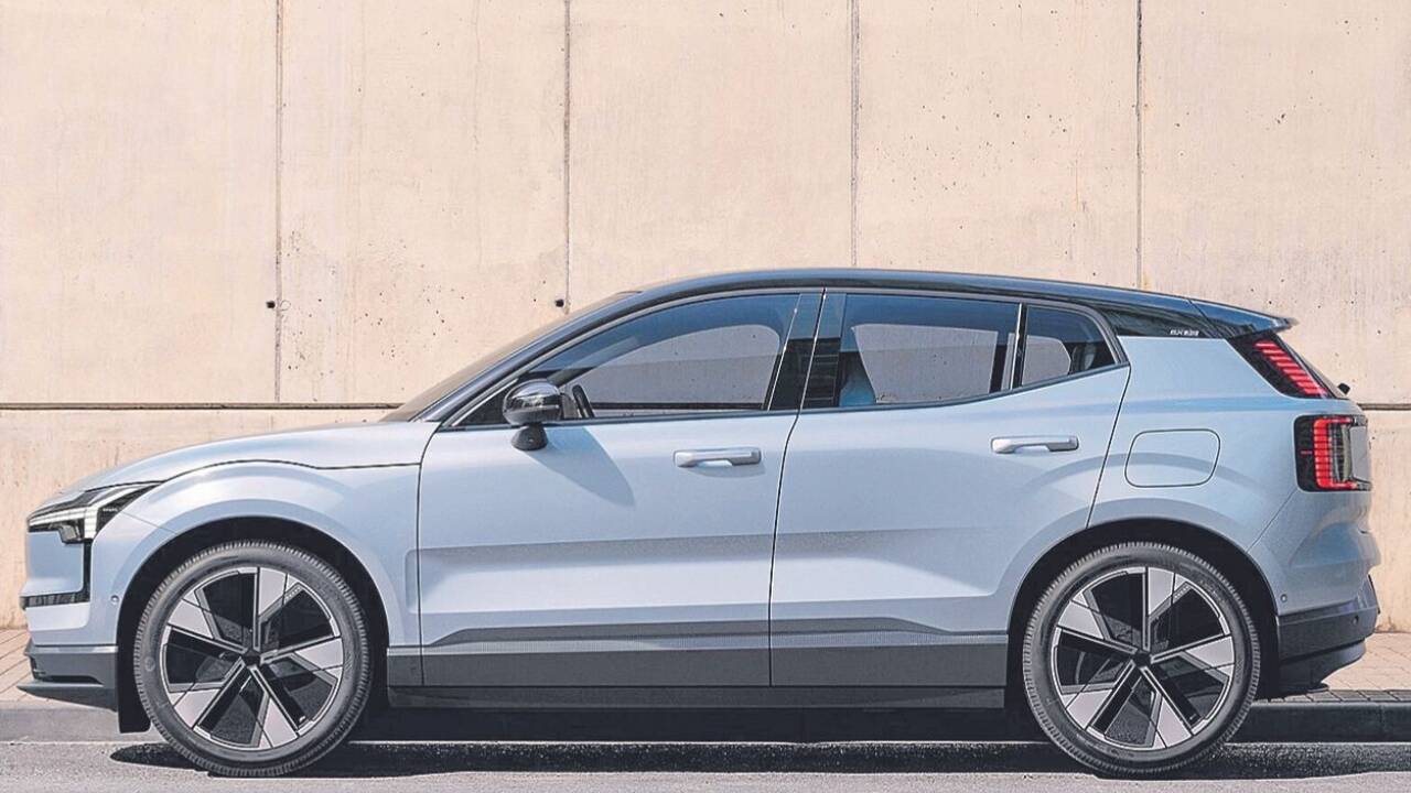 Modernes, fast futuristisches Design, dazu ein hochmoderner Elektroantrieb und smarte Lösungen im Innenraum: Das alles bietet der Volvo EX30.  