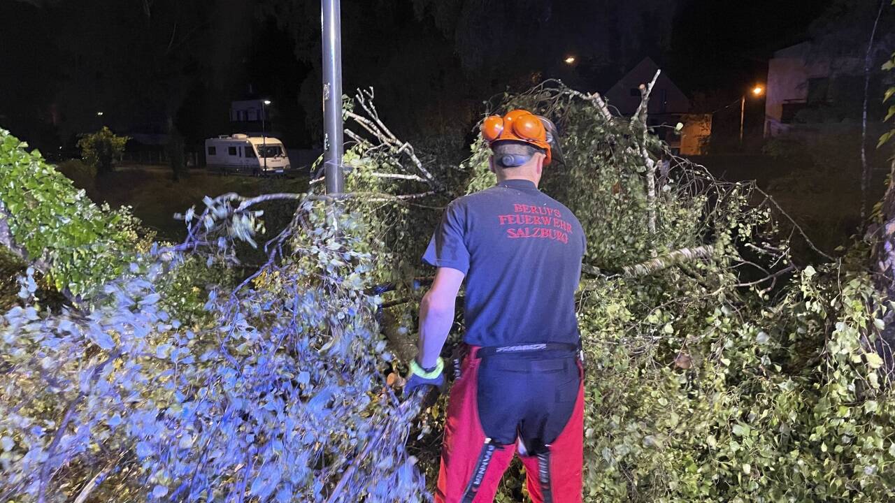 Einsatz der Berufsfeuerwehr Salzburg in der Nacht auf Mittwoch. 