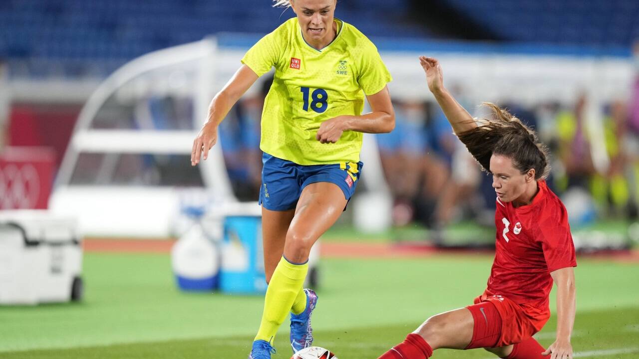Gibt’s bei der WM eine Neuauflage des Olympiafinales? Schweden (Bild: Fridolina Rolfö) unterlag in Tokio knapp gegen Kanada (Allysha Chapman).  