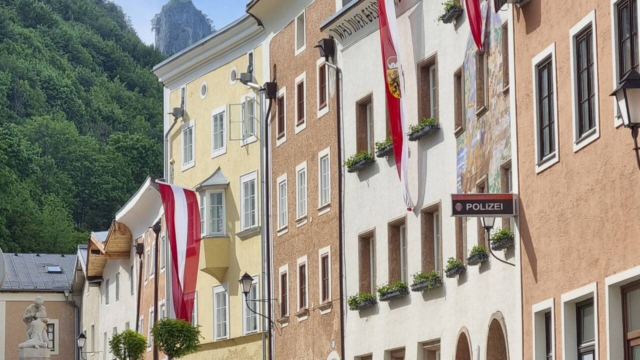 Im Halleiner Rathaus ist die Schlammschlacht zwischen SPÖ und ÖVP längst ausgeartet. Nun sind beide Seiten mit Strafanträgen der Staatsanwaltschaft gegen ihnen vertraute Beamte konfrontiert. Im Halleiner Rathaus ist die Schlammschlacht zwischen SPÖ und ÖVP längst ausgeartet. Nun sind beide Seiten mit Strafanträgen der Staatsanwaltschaft gegen ihnen vertraute Beamte konfrontiert.