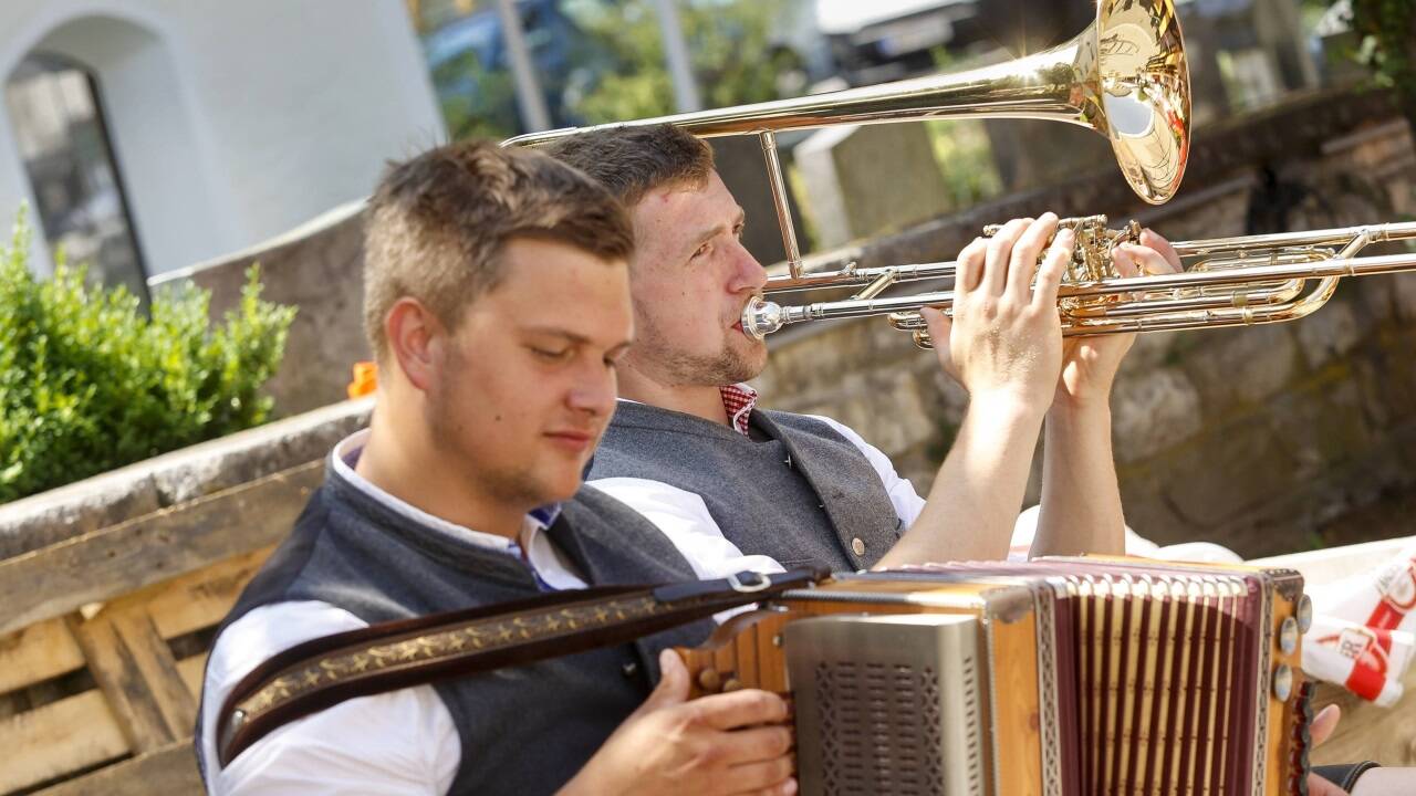 Musikalische Begleitung für die Pausen. 