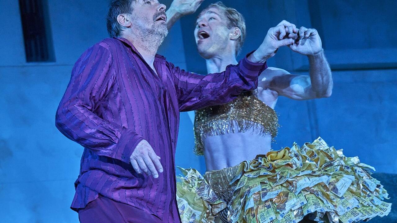 Michael Maertens (Jedermann), Mirco Kreibich (Mammon).  Michael Maertens (Jedermann), Mirco Kreibich (Mammon).