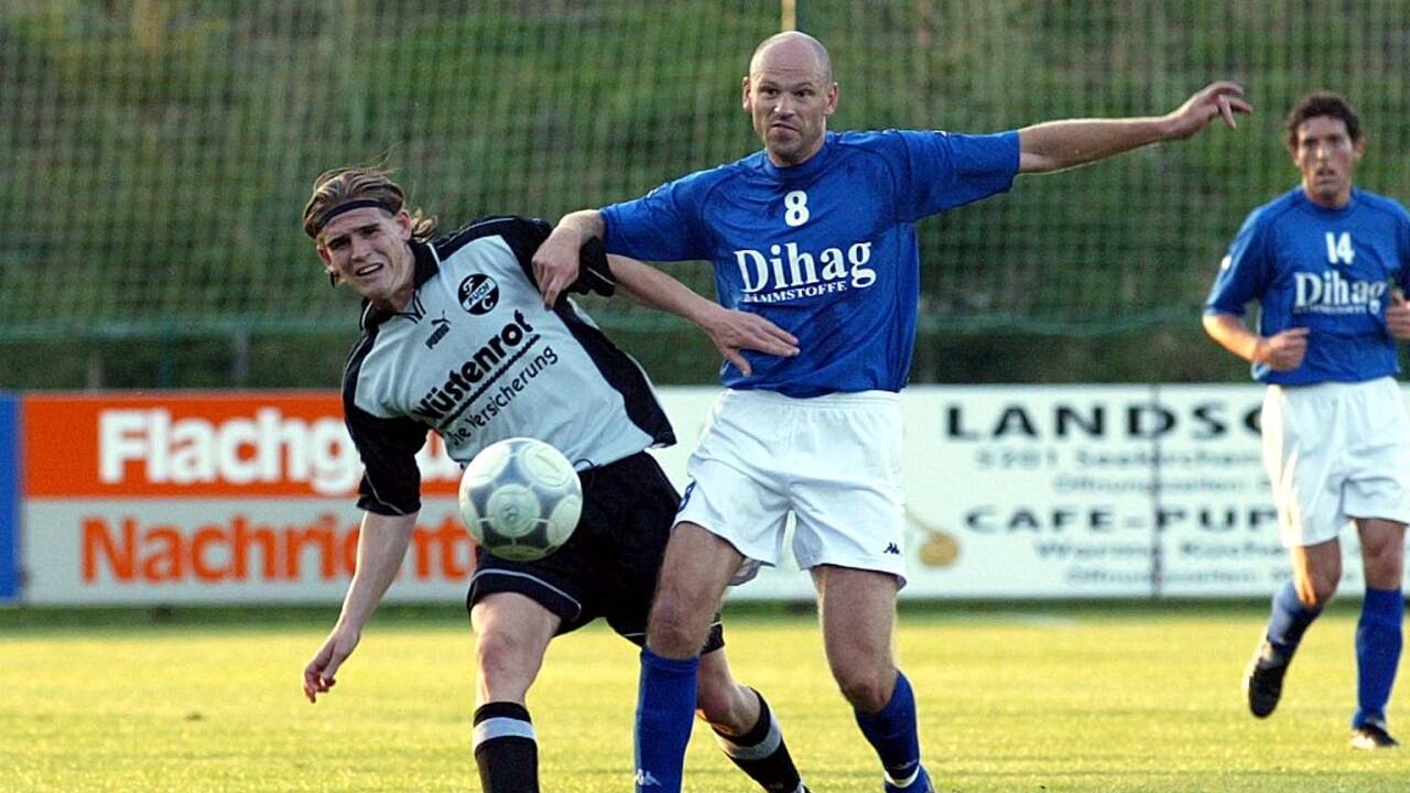 Man sieht sich wieder: 2002 duellierten sich Christoph Freund und Markus Hoffmann noch mit Puch und Seekirchen. Man sieht sich wieder: 2002 duellierten sich Christoph Freund und Markus Hoffmann noch mit Puch und Seekirchen.