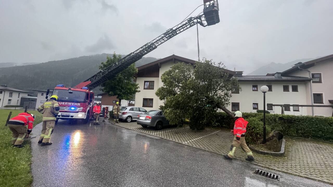 Kräfte der Feuerwehr Mittersill waren gleich an mehreren Stellen im Gemeindegebiet im Einsatz. 