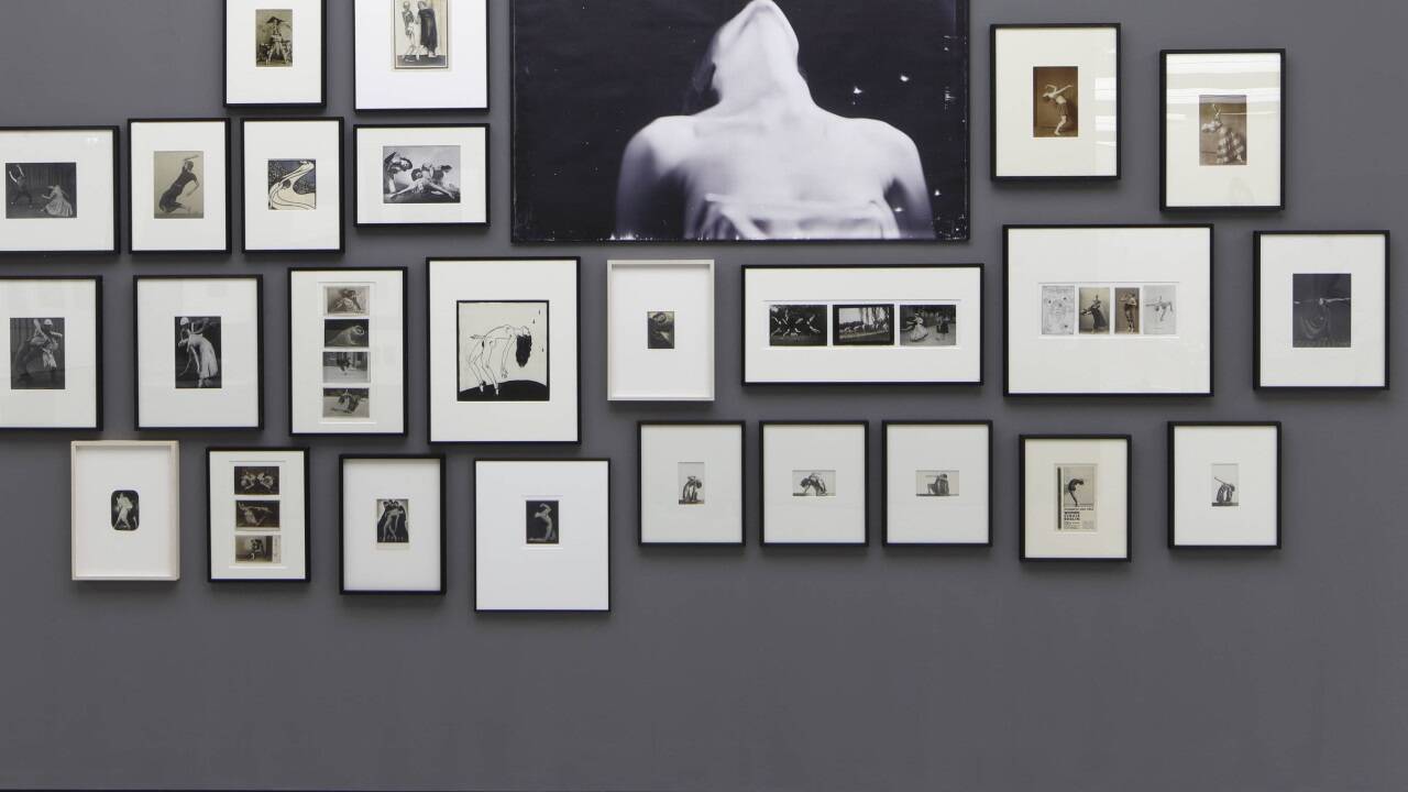 Ausstellungsansicht „Arch of Hysteria“  Ausstellungsansicht „Arch of Hysteria“
