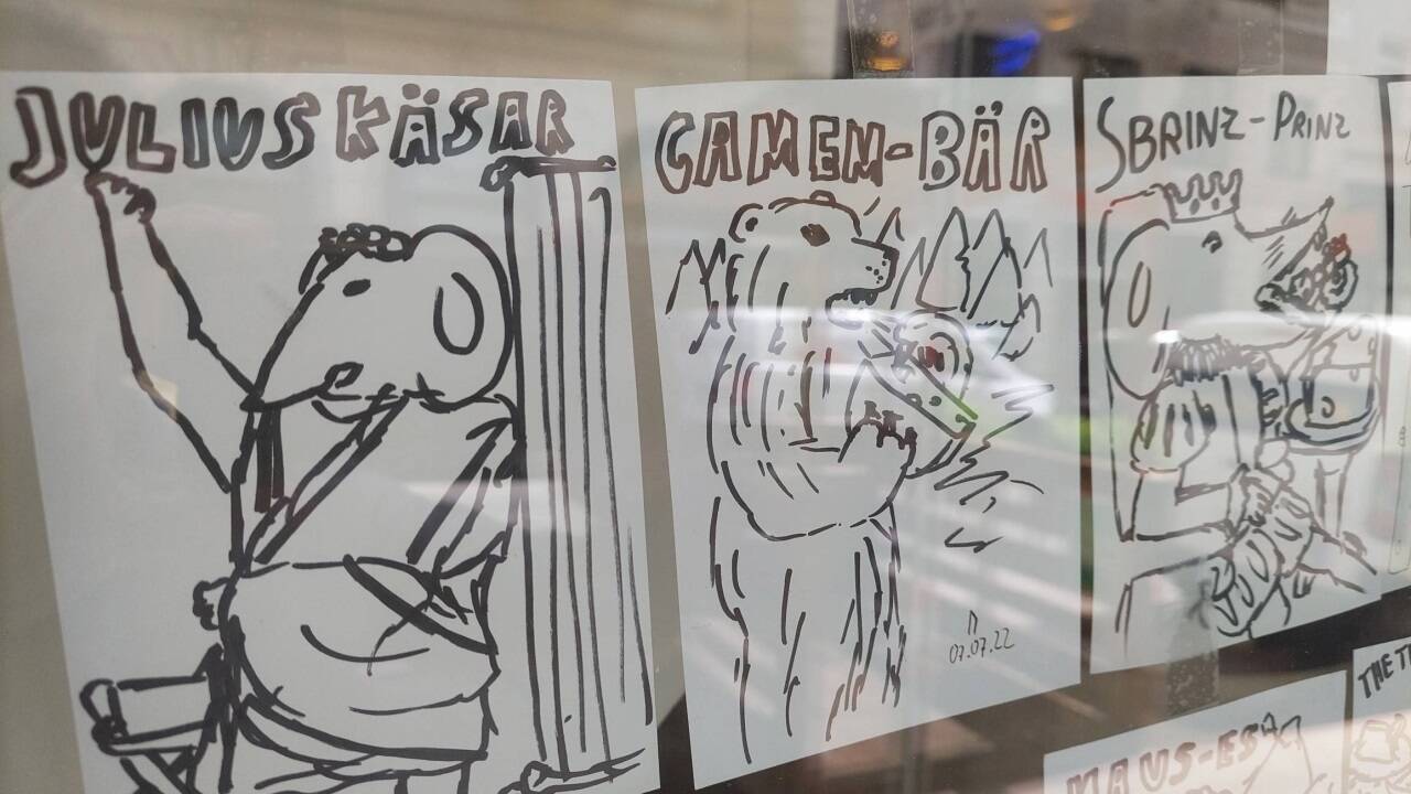 Die Karikaturen zeichnet ein Mitarbeiter.  