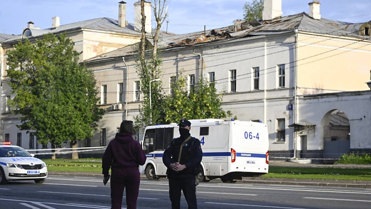 Zwei Gebäude wurden getroffen  Zwei Gebäude wurden getroffen