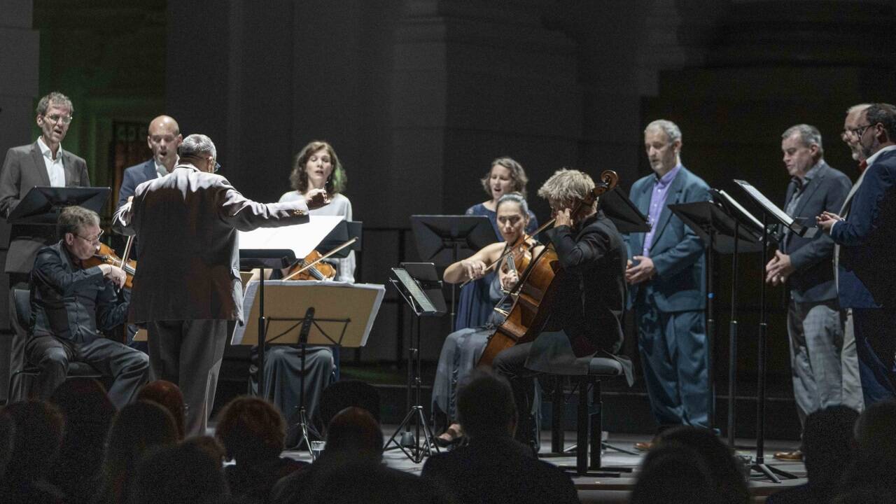 Über die Totenmesse zum Licht: Huelgas Ensemble und Minguet Quartett. 