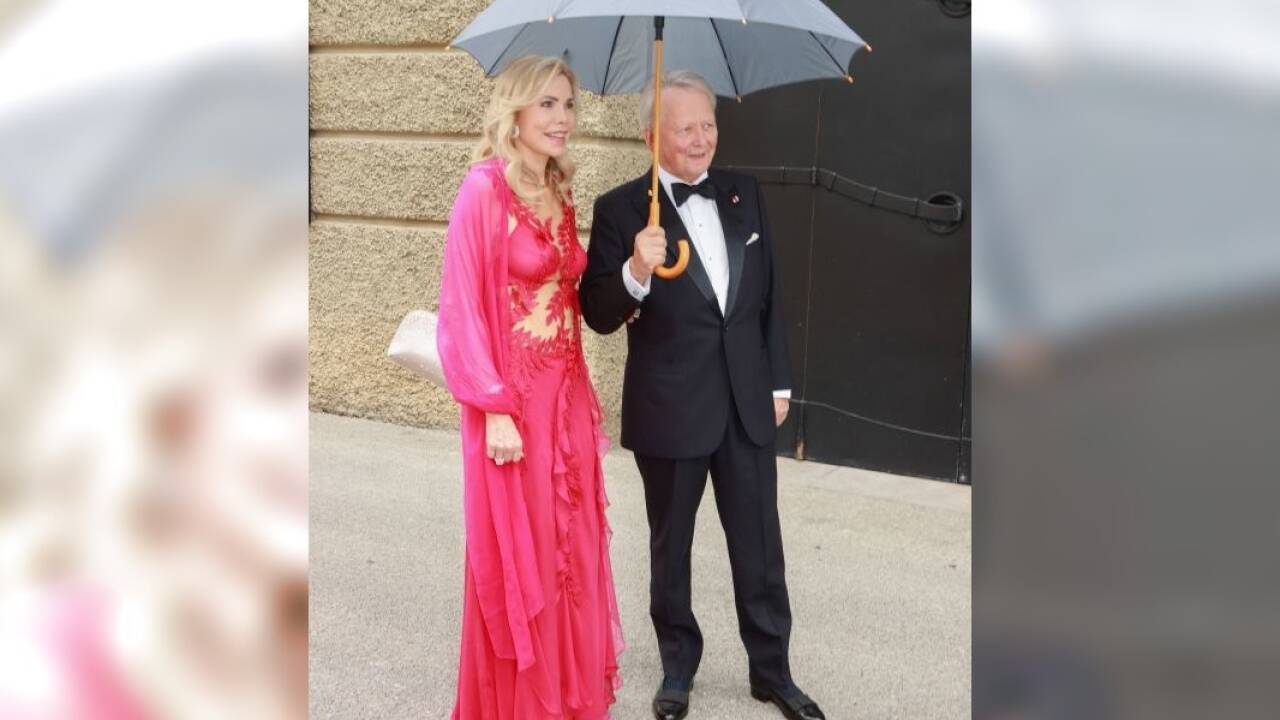 Die erste Opernpremiere zwischen Gottschalk, Porsche und Lugner SN.at