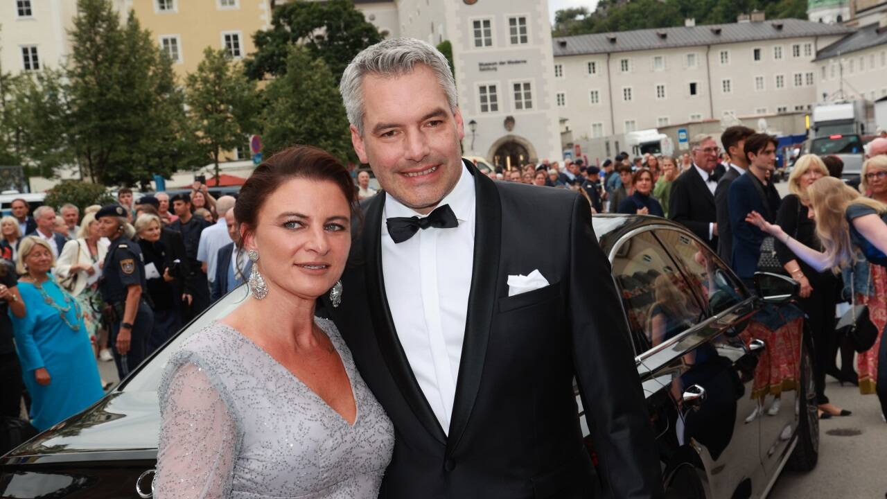 Bundeskanzler Karl Nehammer mit Ehefrau Katharina.  