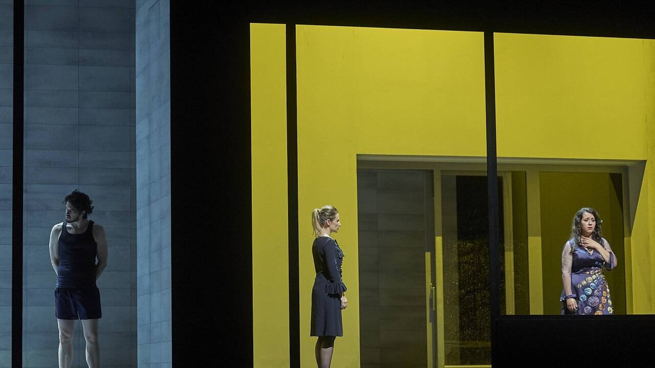 Andrè Schuen als Graf, Sabine Devieilhe als Susanna, Adriana González als Gräfin 