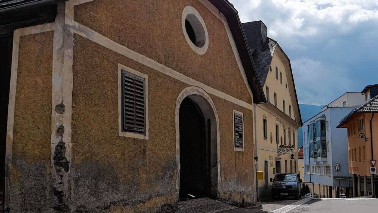 Ronacherstadl und Hotel Post prägen das Ortsbild von St. Michael im Lungau.  