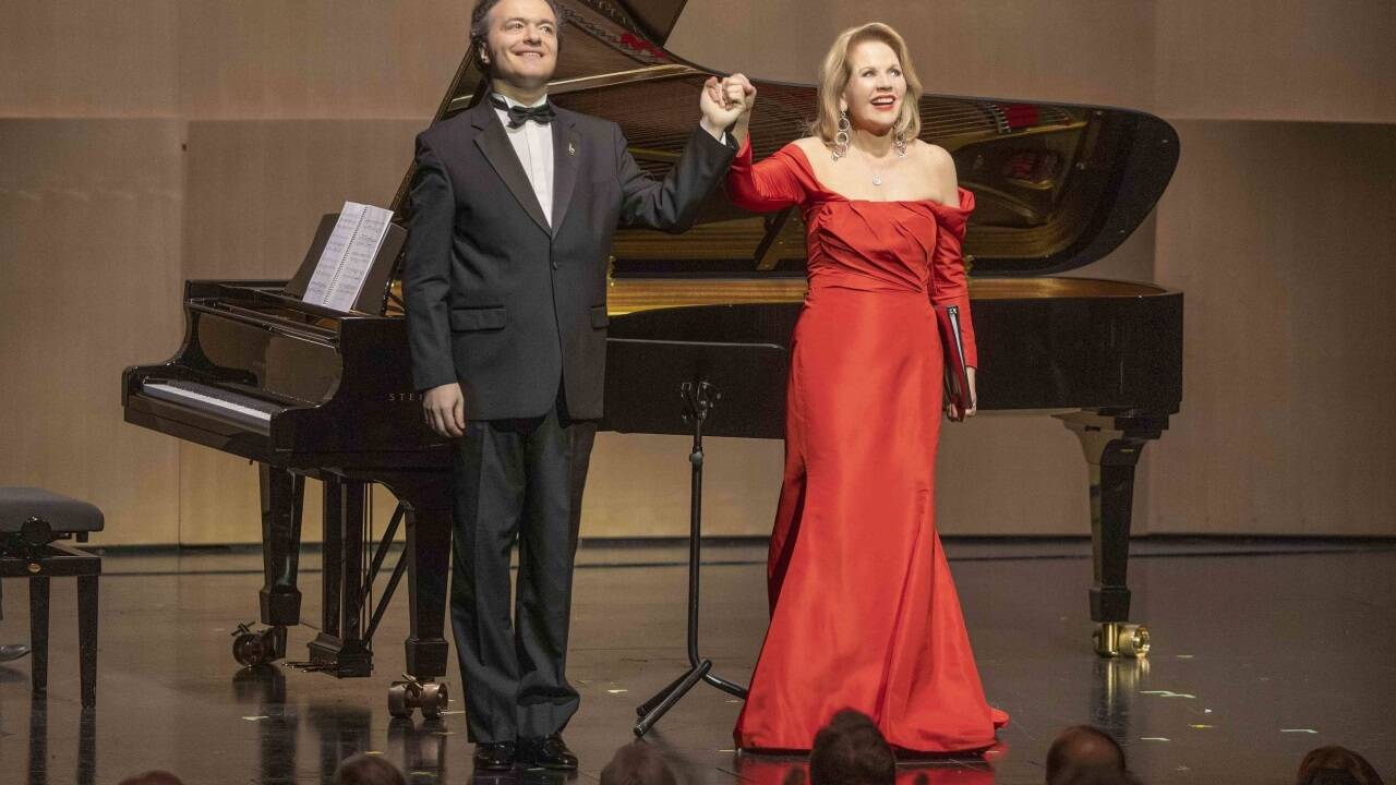 Renée Fleming und Evgeny Kissin beim Liederabend im Haus für Mozart. Renée Fleming und Evgeny Kissin beim Liederabend im Haus für Mozart.