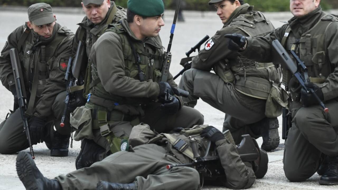 Mehr Milizsoldaten sollen künftig im Klassenzimmer stehen Mehr Milizsoldaten sollen künftig im Klassenzimmer stehen