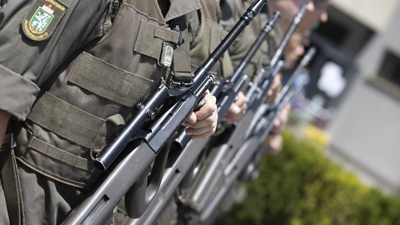 Kritik an "Weg hin zu militarisiertem Bildungswesen"  Kritik an 'Weg hin zu militarisiertem Bildungswesen'