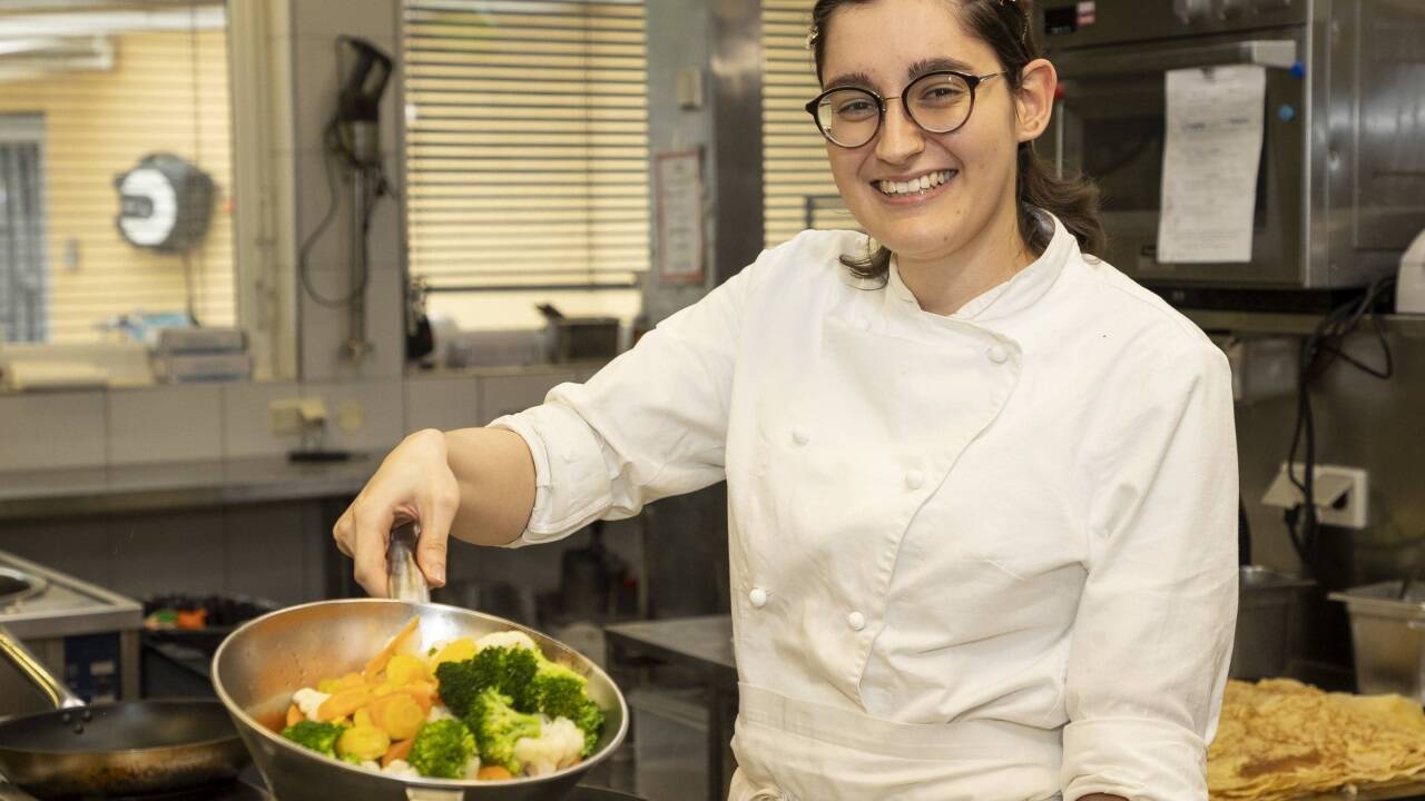 Adelina Gashi zog vom Burgenland nach Salzburg, um im Restaurant Imlauer zu arbeiten. 