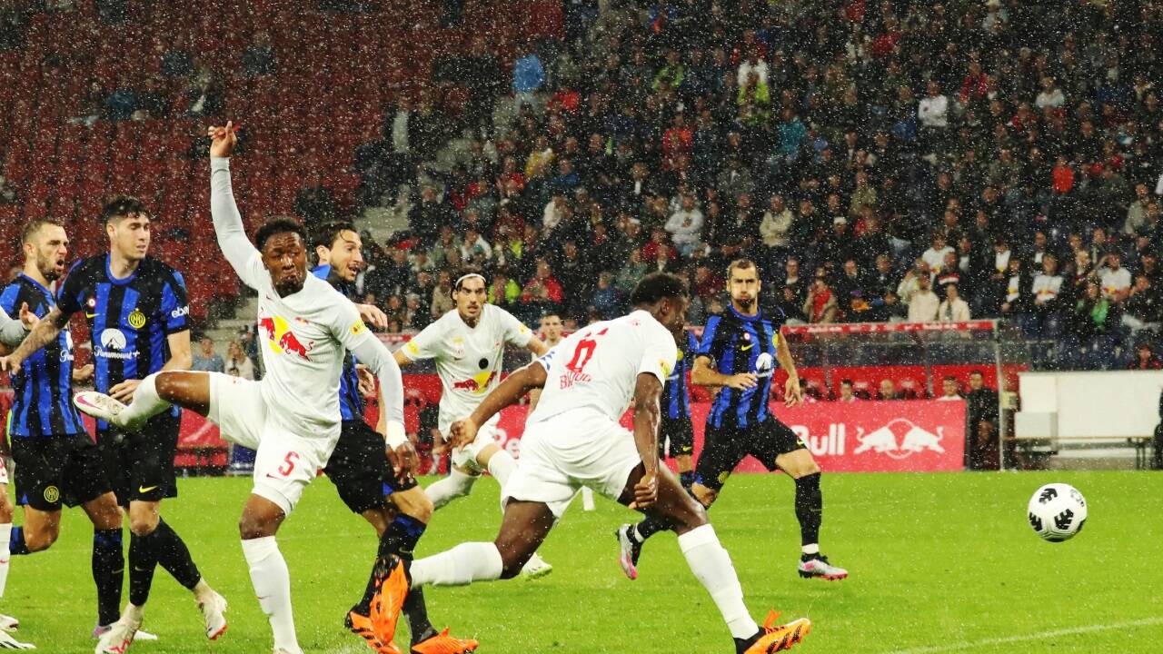 Der Kopfball ins Glück: Samson Baidoo traf zum zwischenzeitlichen 3:3. 