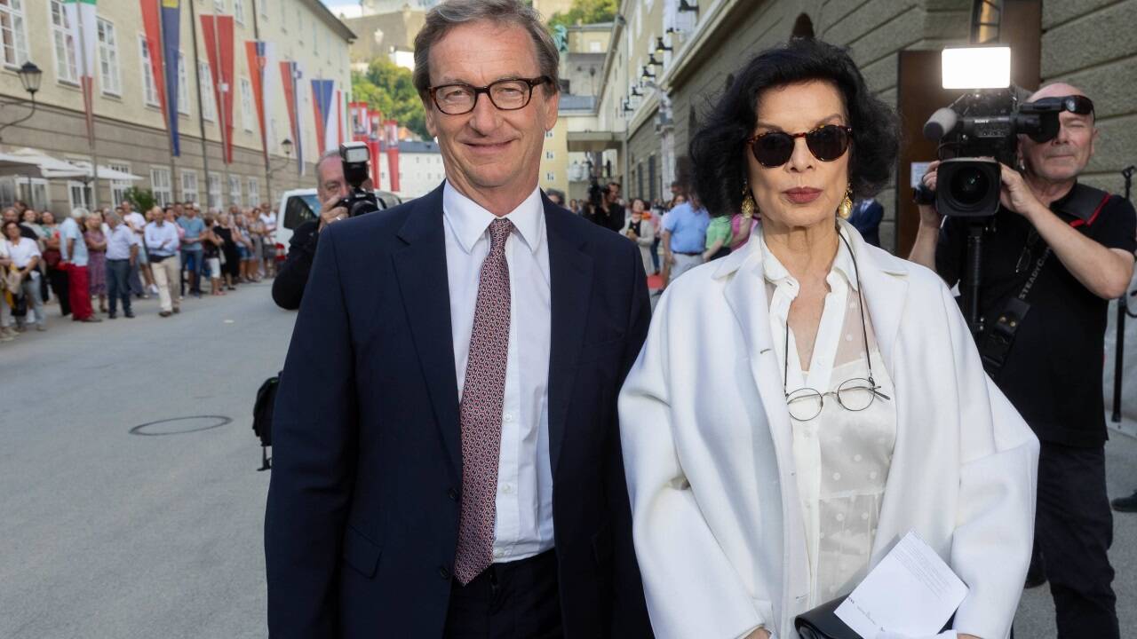 Premierengäste der Oper „Falstaff“, im Bild: Thaddaeus Ropac und Bianca Jagger. 