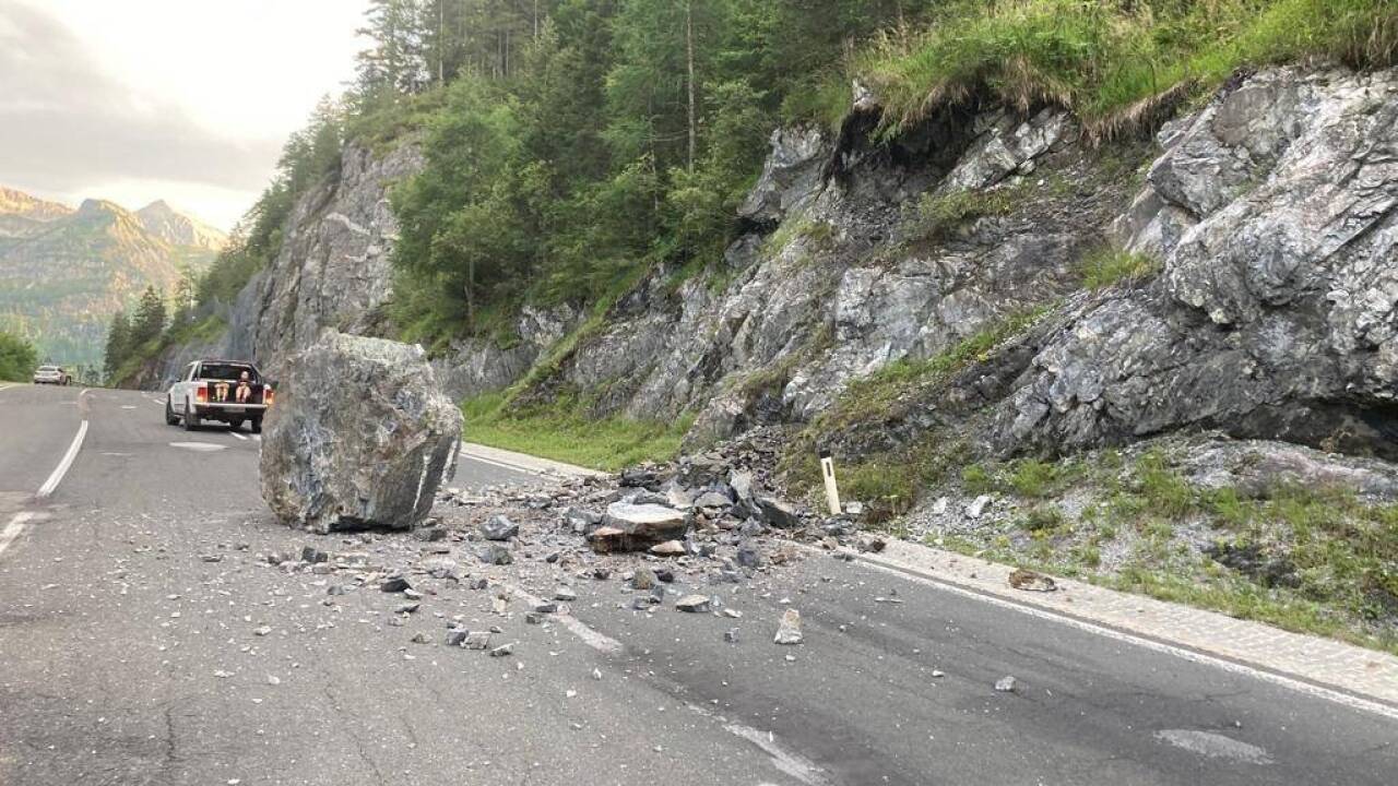 Ein Verkehrshindernis der felsigen Art.  