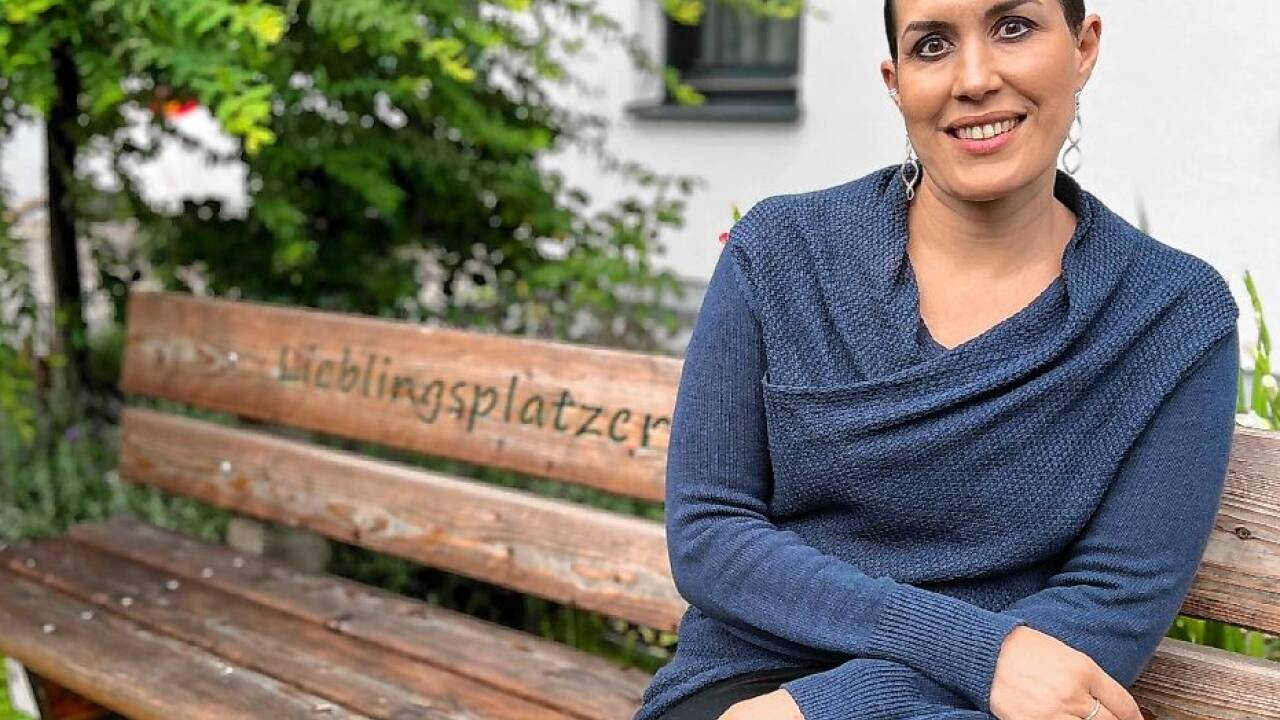 Bettina Brandauer ist seit 2008 für die Mercedes-Benz-Bank Austria in der Strategie und Kommunikation tätig. Die 43-Jährige ist mit dem Kuchler SPÖ-Vizebgm. Gerhard Brandauer verheiratet, das Paar hat zwei Kinder (6 und 13 Jahre alt).   