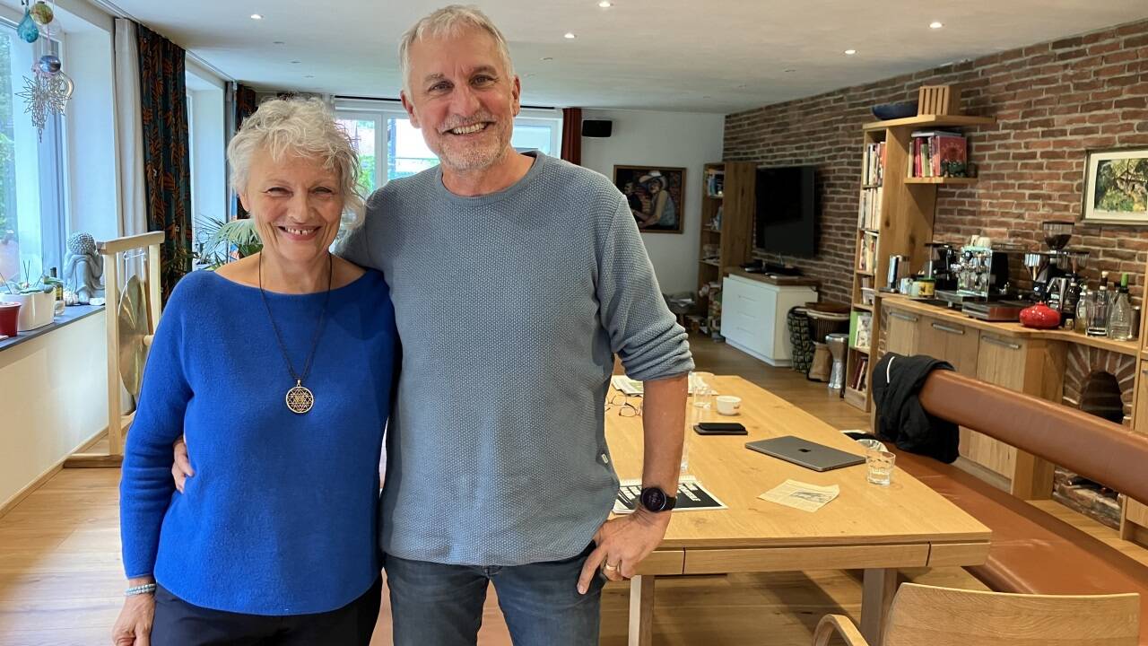 Katrin Gstach-Wolkerstorfer und Markus Gstach sind stolz auf ihr Zuhause.  Katrin Gstach-Wolkerstorfer und Markus Gstach sind stolz auf ihr Zuhause.