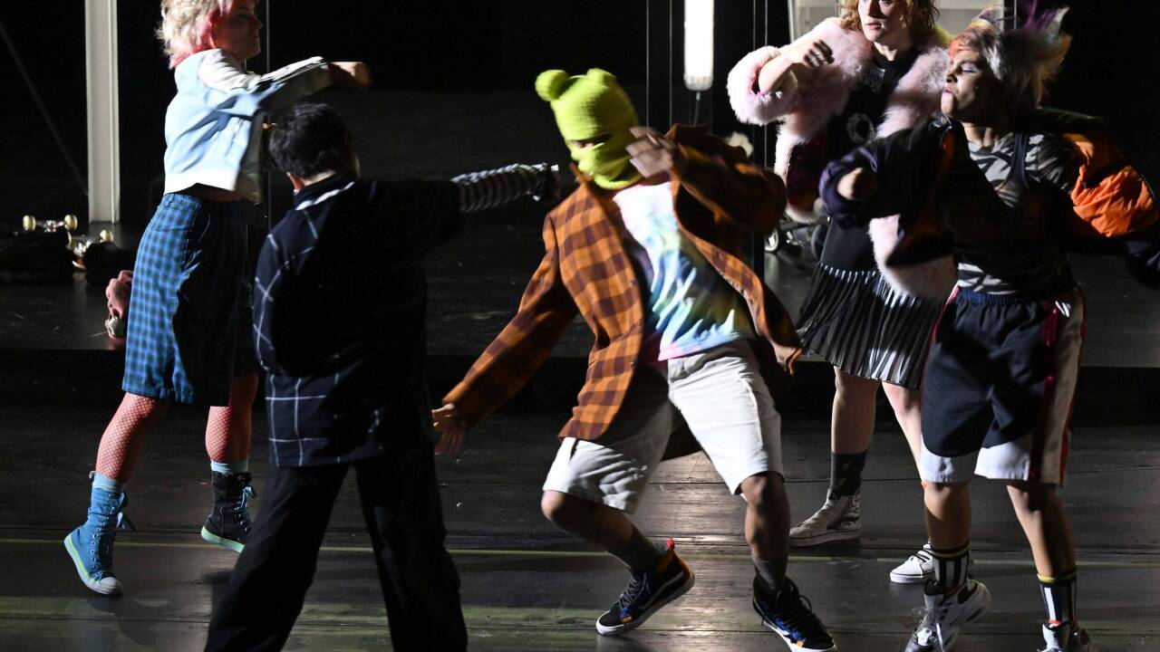 Ensemble von „Die Wut, die bleibt“ bei den Salzburger Festspielen.  