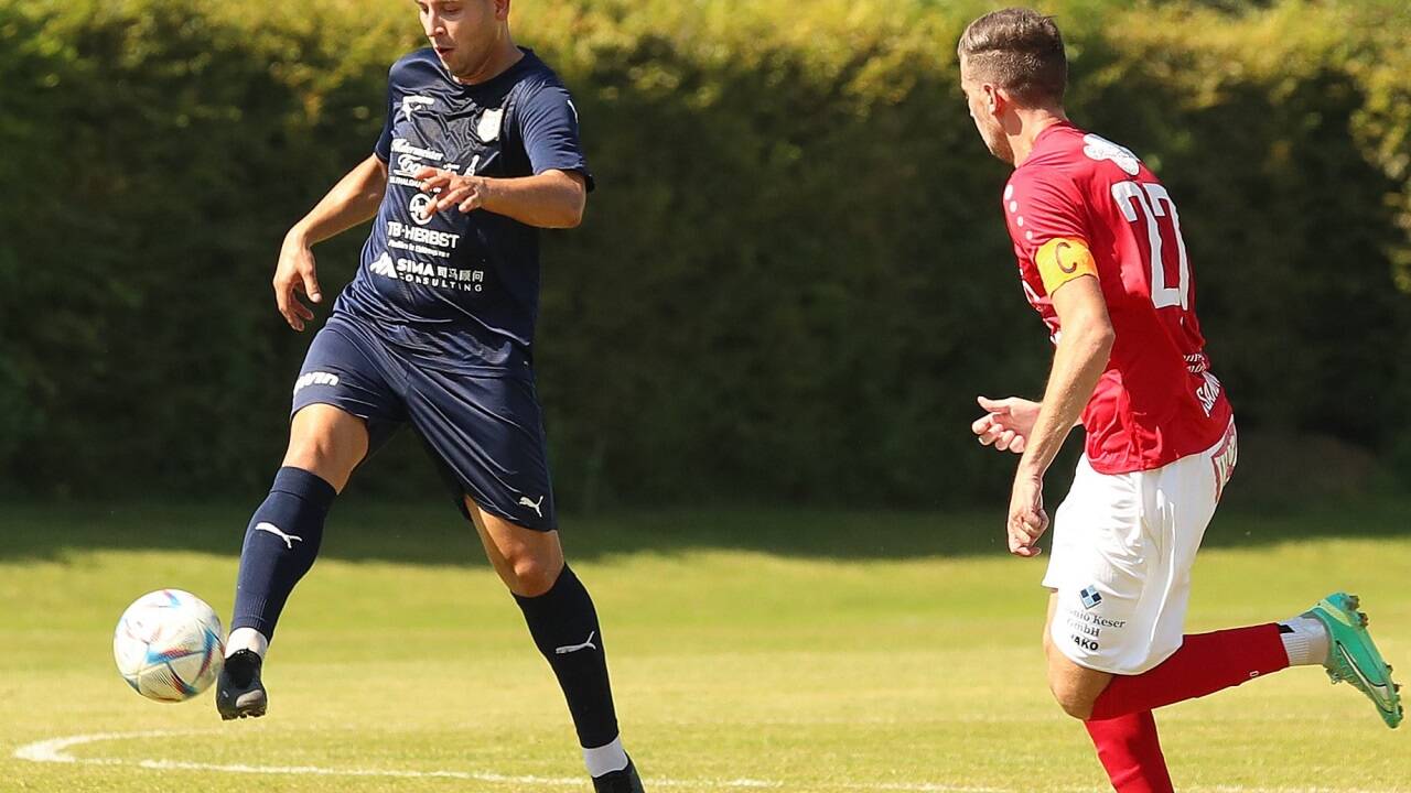 Thalgaus Franz Mrkonjic glänzte wieder mit genialer Ballbehandlung, einem Tor und Vorlagen. Thalgaus Franz Mrkonjic glänzte wieder mit genialer Ballbehandlung, einem Tor und Vorlagen.