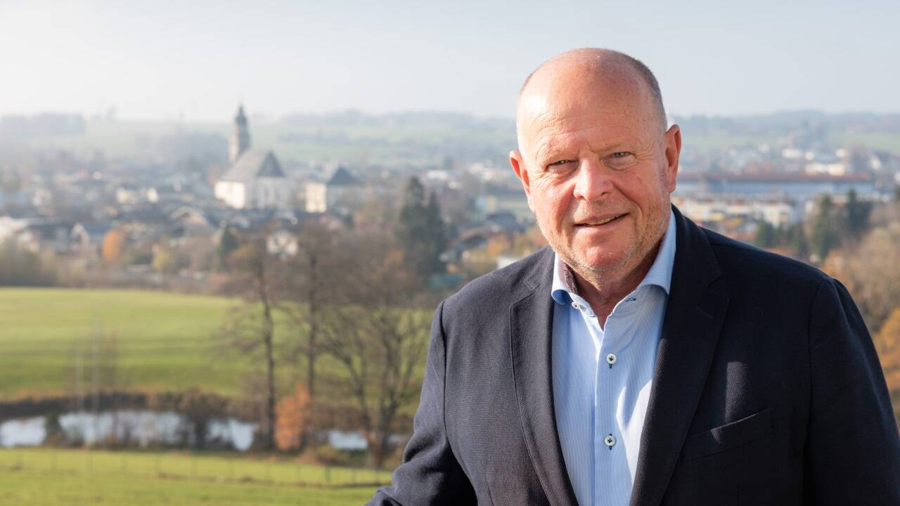 Konrad Pieringer, „Chef“ von rund 11.300 Seekirchnern, fühlt sich unterbezahlt. 