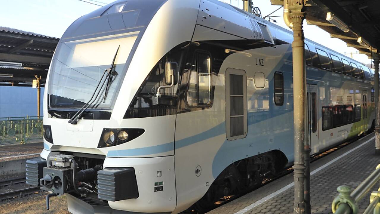 Die Westbahn hält im Flachgau nicht mehr. Die Westbahn hält im Flachgau nicht mehr.