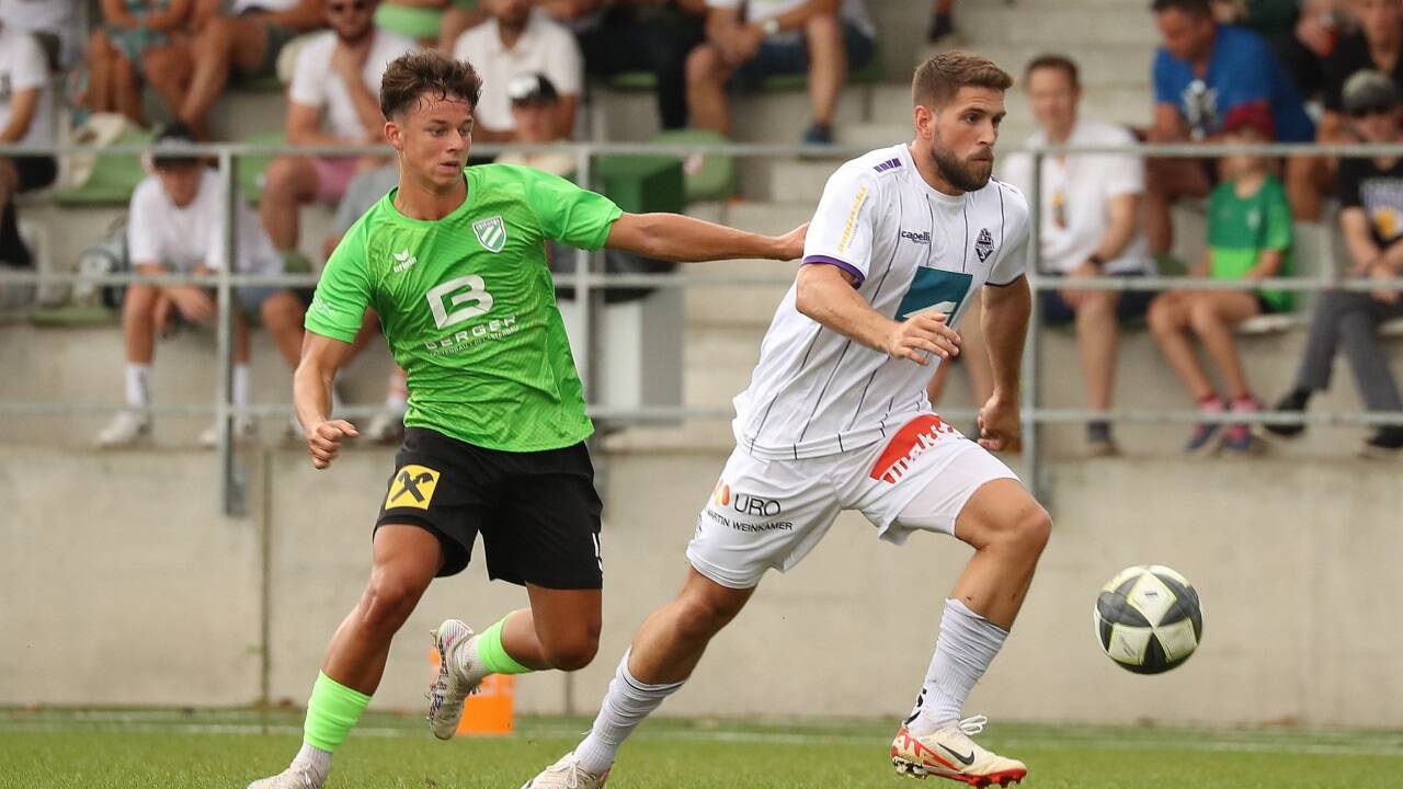 Austria-Routinier Marinko Sorda (r.) erzielte beim 4:0-Sieg gegen Grünau einen sehenswerten Treffer.  