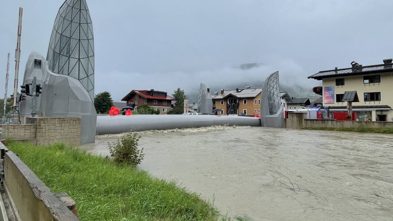 Mittersill: Die Einsatzkräfte der Feuerwehr sind in Alarmbereitschaft. 