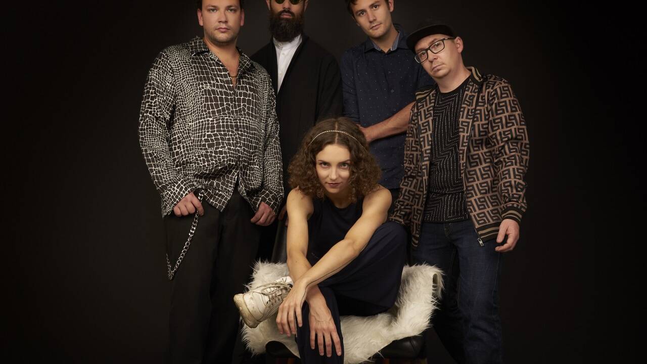 Spitting Ibex sind Teil des diesjährigen Herbstlärm Festivals, mit dem das Herbstprogramm der kultur:plattorm in St. Johann eröffnet wird. 