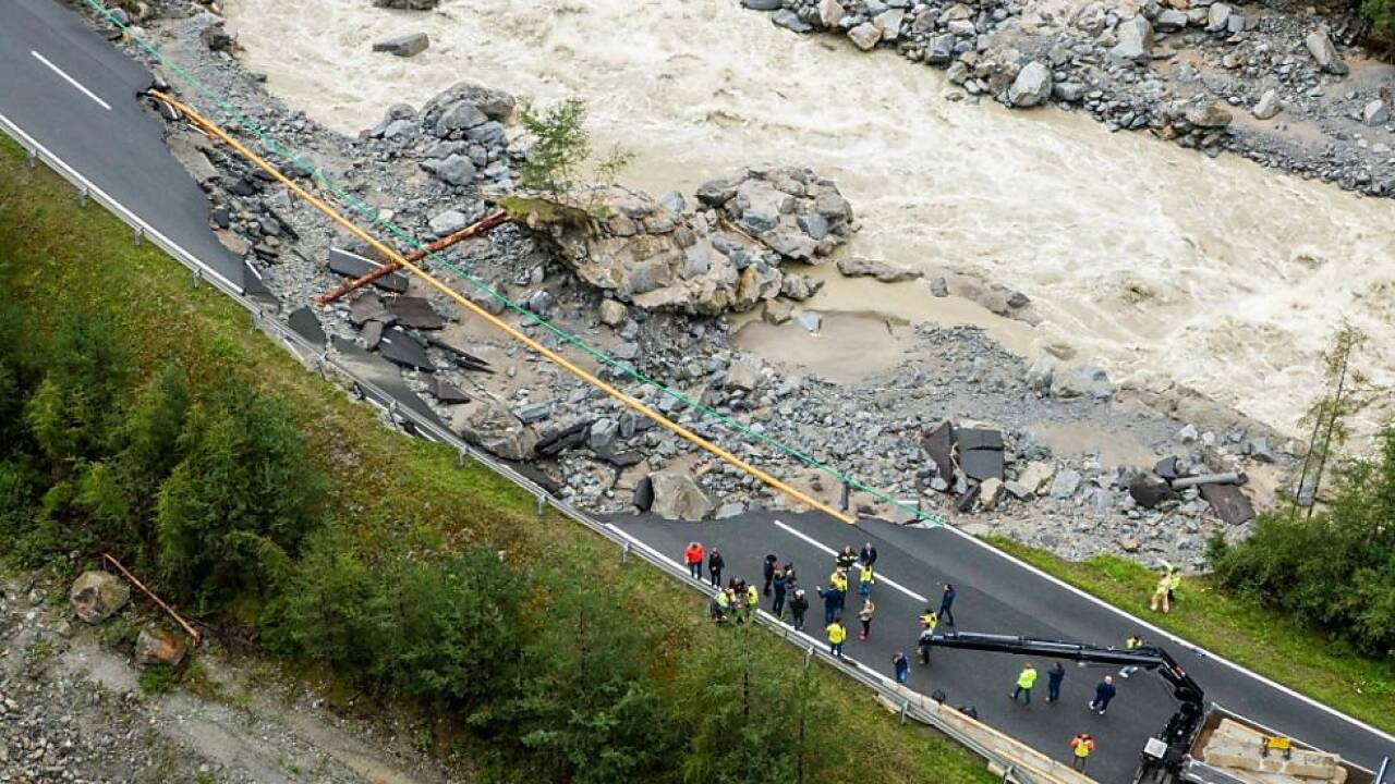 Die Ötztal Straße wurde stark in Mitleidenschaft gezogen 