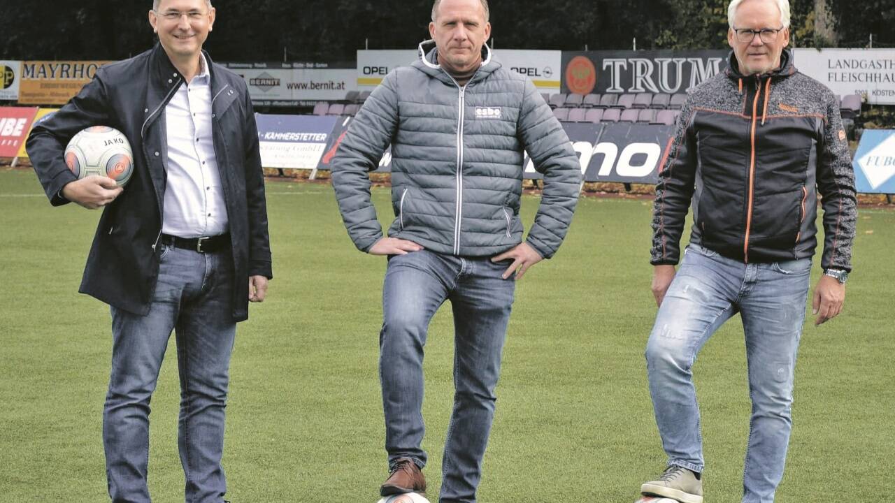Bürgermeister Adi Rieger, TSV-Obmann Michael Thalhammer und Vorstandsmitglied Ewald Lindenthaler (von links) nach dem Grundsatzbeschluss der Gemeinde für das neue Sportzentrum im Herbst 2021. Bürgermeister Adi Rieger, TSV-Obmann Michael Thalhammer und Vorstandsmitglied Ewald Lindenthaler (von links) nach dem Grundsatzbeschluss der Gemeinde für das neue Sportzentrum im Herbst 2021.