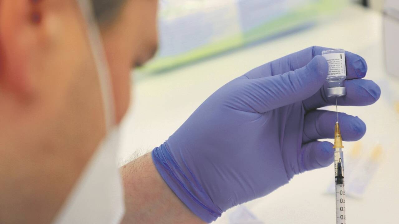 Angepasste Corona-Impfstoffe sind in Österreich eingetroffen.  