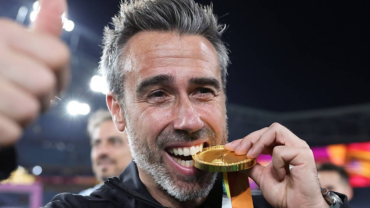 Vilda muss nach WM-Titel und Kuss-Affäre gehen Vilda muss nach WM-Titel und Kuss-Affäre gehen