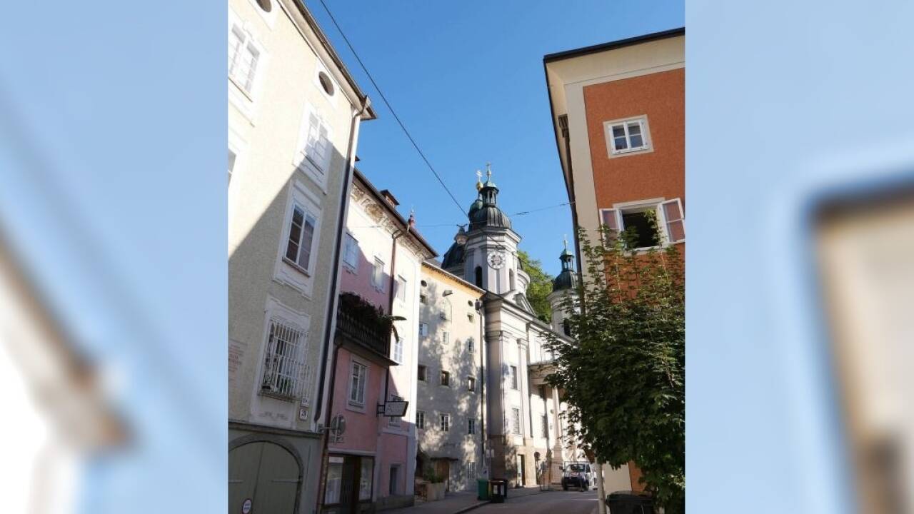 Blick auf die St.-Erhard-Kirche. Blick auf die St.-Erhard-Kirche. Blick auf die St.-Erhard-Kirche.  