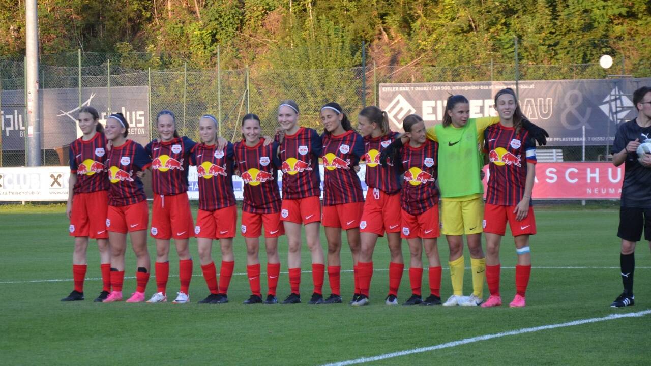 Die Premieren-Elf der Red-Bull-U16.  