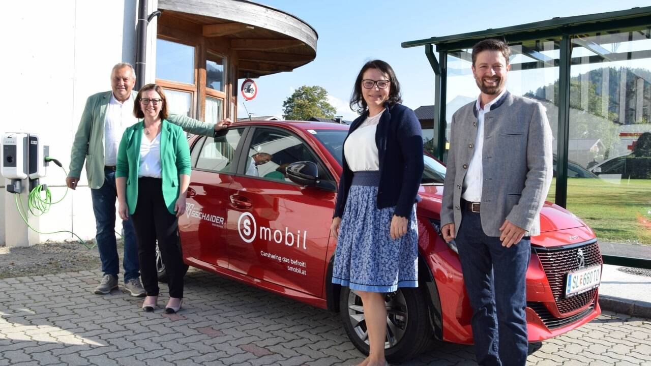 Carsharing gibt es jetzt auch in Faistenau. Im Bild v. l. Bgm. Josef Wörndl, Amtsleiterin Johanna Weißenbacher, Vzbgm. Walli Ablinger-Ebner und Ausschussvors. Gerald Klaushofer (v.l.). Carsharing gibt es jetzt auch in Faistenau. Im Bild v. l. Bgm. Josef Wörndl, Amtsleiterin Johanna Weißenbacher, Vzbgm. Walli Ablinger-Ebner und Ausschussvors. Gerald Klaushofer (v.l.).